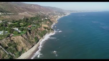 Kayalık bir dağ manzarası