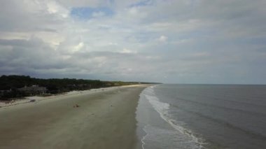 Büyük bir su kütlesi.