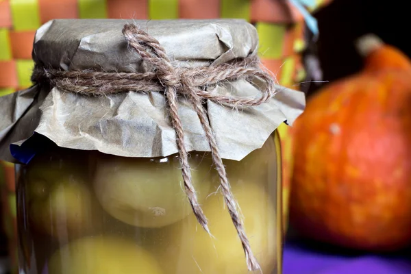 Vértes fotó, sárgabarack jar, konzerv gyümölcsök, pumpkin, eco konyhában — Stock Fotó