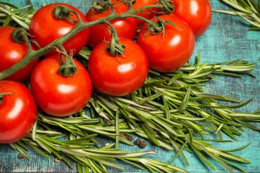 Olgun Kiraz domates, taze biberiye, gıda fotoğrafçılığı Şubesi