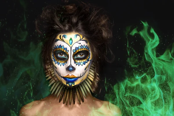 Portrait, fille d'Halloween, déesse mexicaine morte Los Muertos en feu Images De Stock Libres De Droits