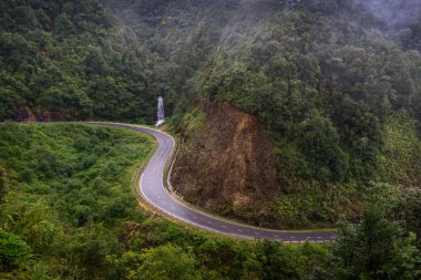 Yola yakın şelale Sapa, vietnam