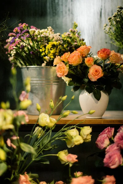 Vases Fleurs Dans Réfrigérateur Floral — Photo