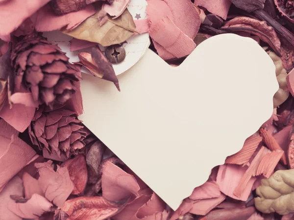 Heart paper with red dry flower — Stock Photo, Image