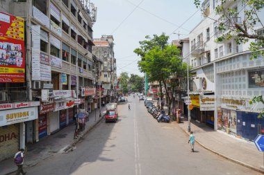 Corona Virüsü Covid yüzünden Mumbai 'deki Kapalı Dükkanları ve Yolları Kilitle - 19