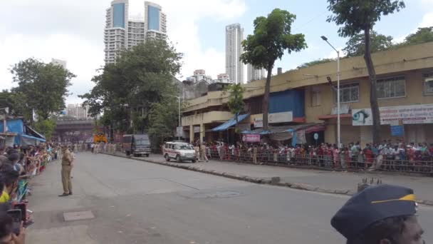 Deus Hindu Ganesh Famosa Lalbaughcha Raja Por Imersão Girgaon Chowpatty — Vídeo de Stock