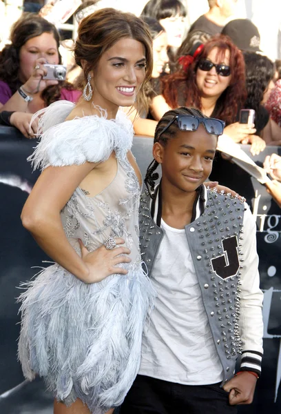 Nikki Reed con Jaden Smith — Foto de Stock