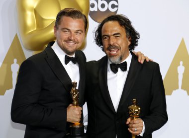Alejandro Gonzalez Inarritu ve Leonardo Dicaprio