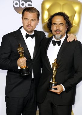 Alejandro Gonzalez Inarritu ve Leonardo Dicaprio