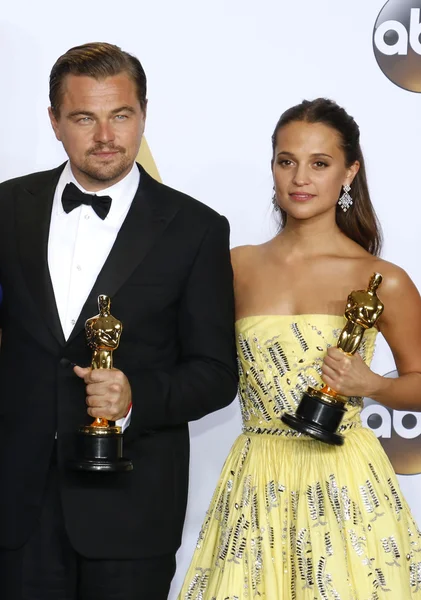 Leonardo DiCaprio and Alicia Vikander — Stock Photo, Image