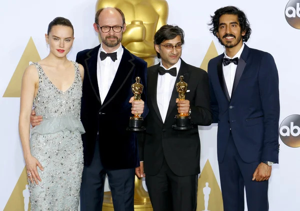 Dev Patel e Daisy Ridley — Fotografia de Stock