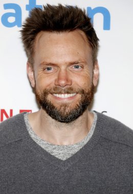 aktör Joel Mchale