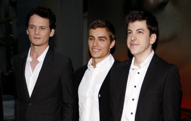Dave Franco ve Christopher Mintz-Plasse