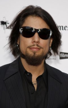 şarkıcı ve sinema oyuncusu Dave Navarro