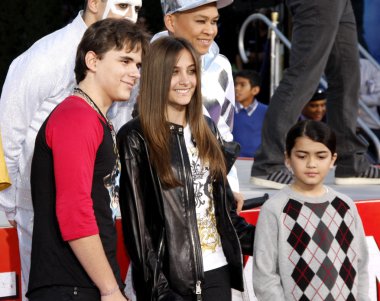 Prince Michael Jackson, battaniye Jackson ve Paris Jackson