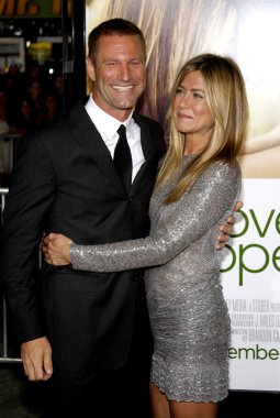 Aaron Eckhart ve Jennifer Aniston