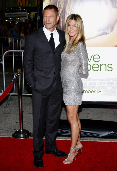Aaron Eckhart y Jennifer Aniston — Foto de Stock