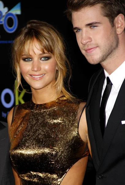 Jennifer Lawrence y Liam Hemsworth — Foto de Stock