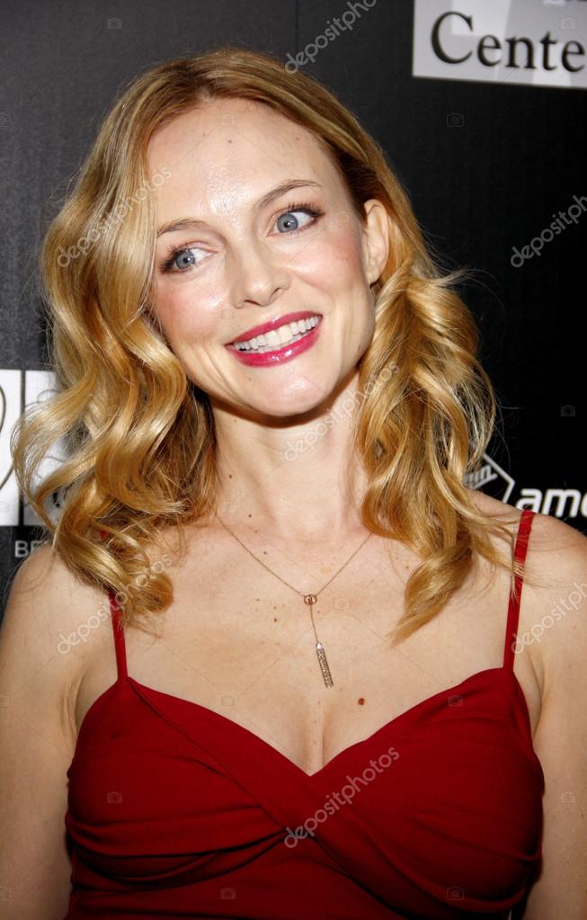 Yashirin porno-shou Bakalavr Ayollar hojatxonasida video kamera jinsiy aloqa