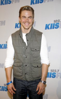 dansçı, aktör ve şarkıcı Derek Hough
