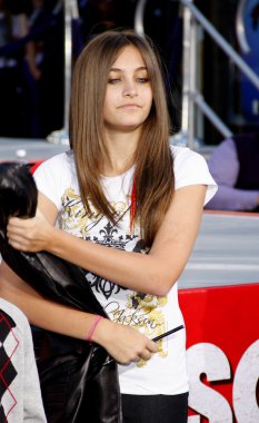 Şarkıcı Paris Jackson