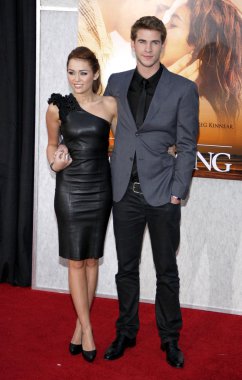 miley cyrus ve liam hemsworth