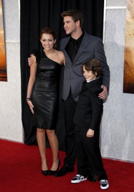 miley cyrus ve liam hemsworth