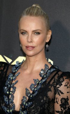 aktris charlize theron