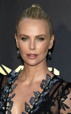 aktris charlize theron