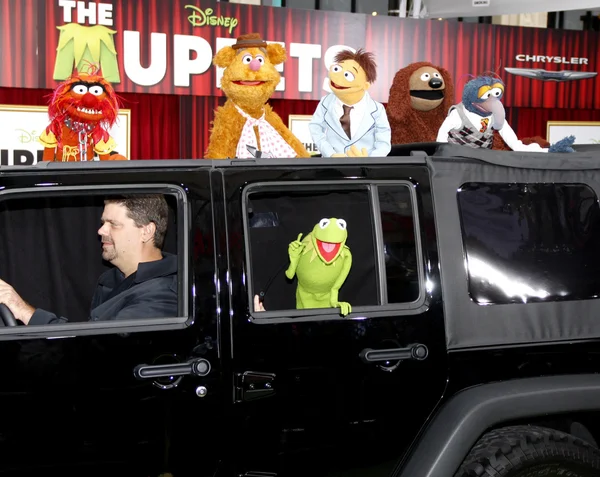 Las muñecas Muppets en coche — Foto de Stock