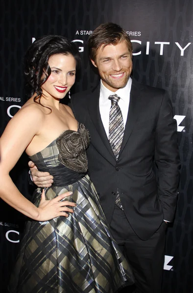 Liam McIntyre e Katrina Law — Fotografia de Stock