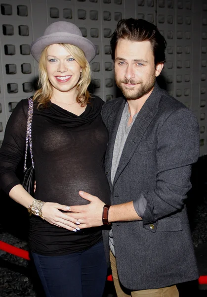 Mary Elizabeth Ellis, Charlie Day — Stockfoto