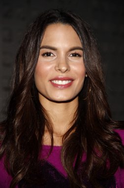 aktris Nadine Velazquez