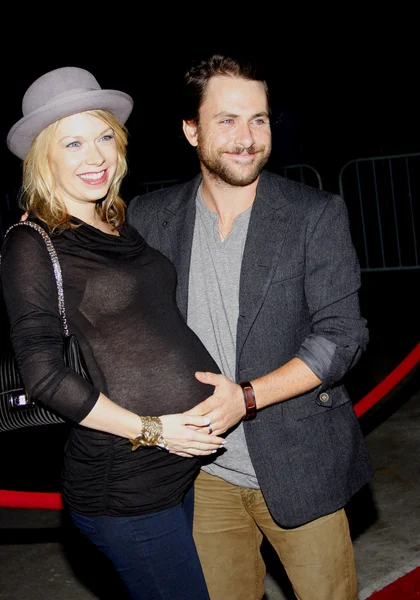 Mary Elizabeth Ellis, Charlie Day — Fotografia de Stock