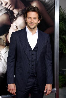 aktör ve yapımcı Bradley Cooper