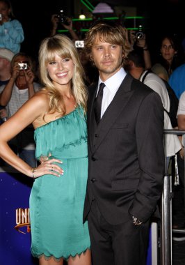 Eric christian olsen ve sarah wright