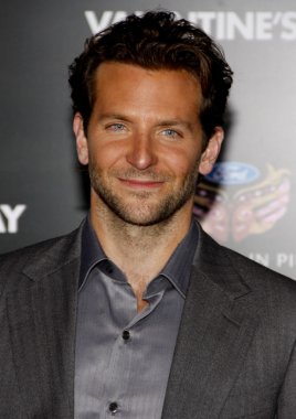 aktör ve yapımcı Bradley Cooper