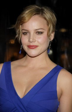 sinema oyuncusu ve rap müzisyeni Abbie Cornish