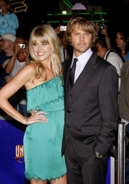 Eric christian olsen ve sarah wright