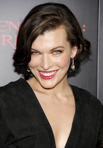 Actriz Milla Jovovich — Foto de Stock