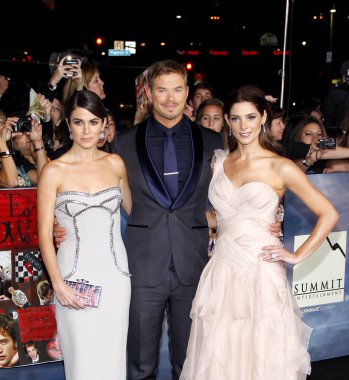 Kellan Lutz and Ashley Greene