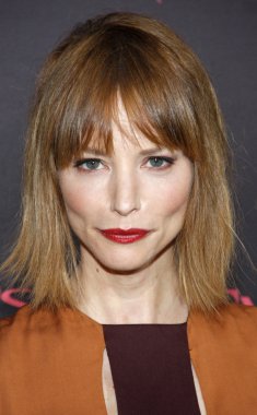 oyuncu ve model Sienna Guillory
