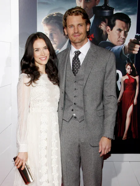 Abigail spencer och josh pence — Stockfoto