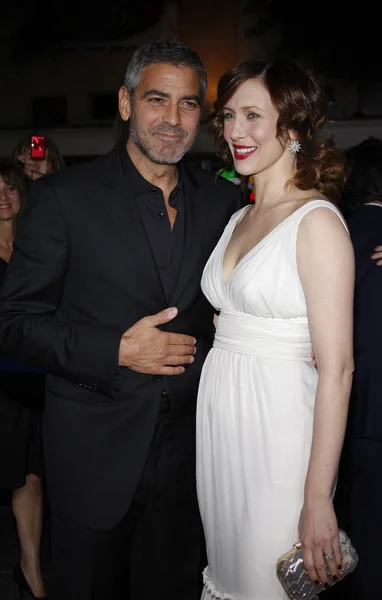 George Clooney y Vera Farmiga — Foto de Stock