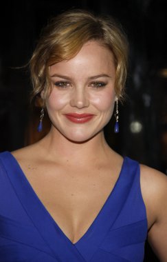sinema oyuncusu ve rap müzisyeni Abbie Cornish