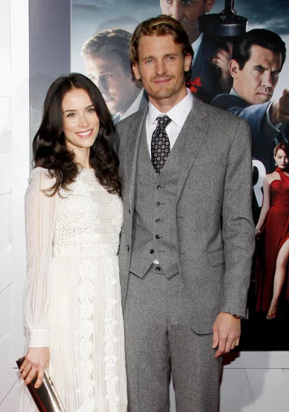 Abigail spencer och josh pence — Stockfoto