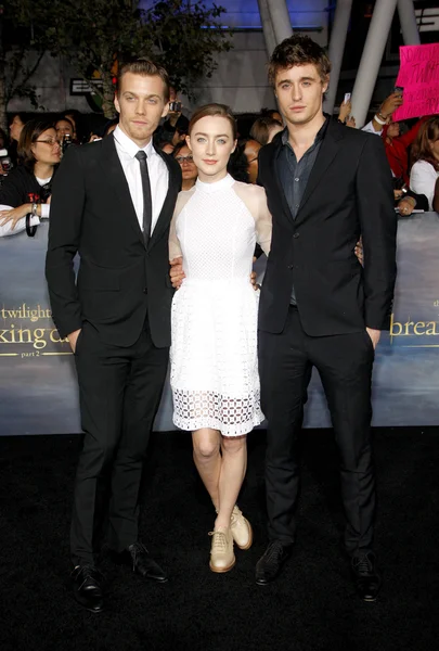 Max Irons i Saoirse Ronan — Zdjęcie stockowe