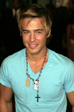 aktör Ryan Carnes