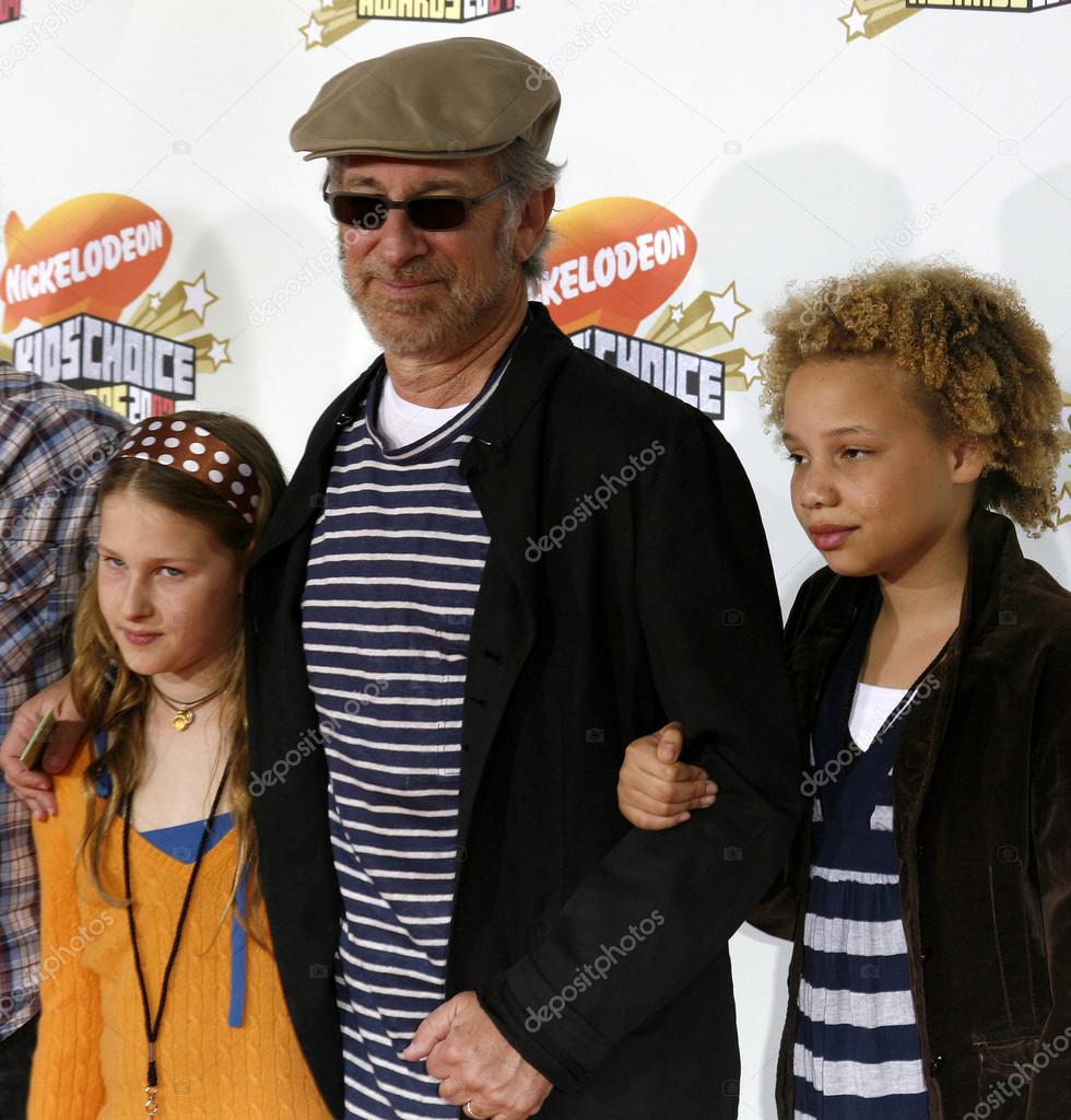 Steven Spielberg And Family Stock Editorial Photo C Popularimages 109377286