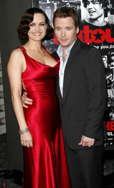 Carla Gugino en Kevin Connolly — Stockfoto